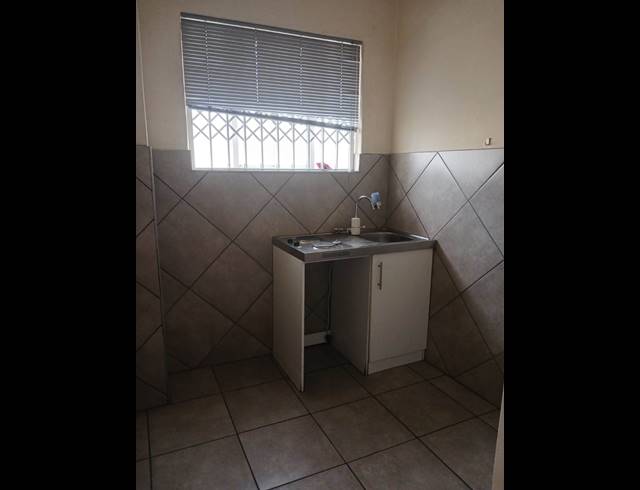 Warehouse property to rent in HERIOTDALE